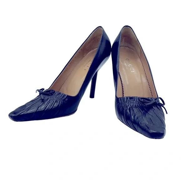 GUCCI BLACK PUMPS w RUCHING & BOW - Picture 4 of 7